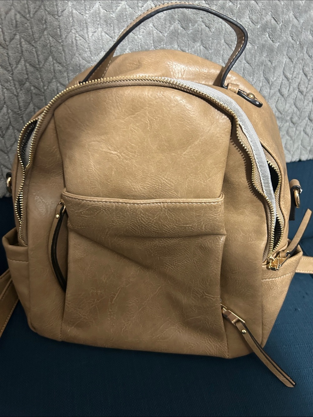Jen & Co convertible backpack and shoulder bag